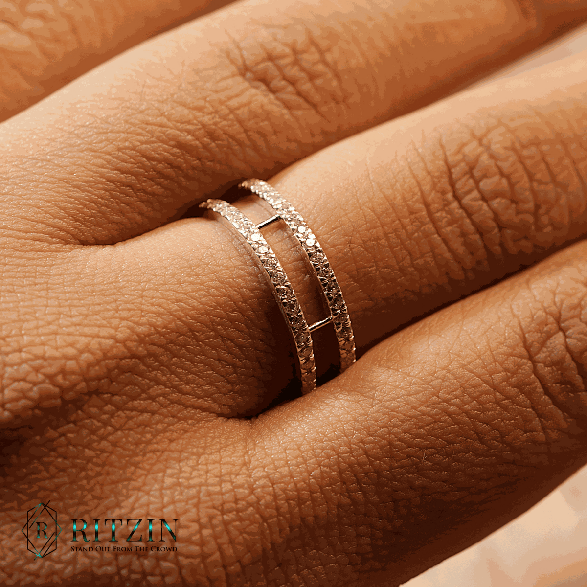 Alianza de boda de dos líneas con moissanita redonda de 1,55 TCW, única para mujer, con diamantes de media eternidad, joyería exclusiva, regalo para ella 