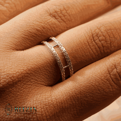 Alianza de boda de dos líneas con moissanita redonda de 1,55 TCW, única para mujer, con diamantes de media eternidad, joyería exclusiva, regalo para ella 