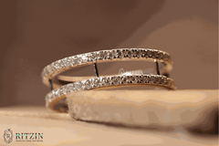 Alianza de boda de dos líneas con moissanita redonda de 1,55 TCW, única para mujer, con diamantes de media eternidad, joyería exclusiva, regalo para ella 