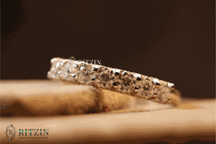 Exklusiver 0,72 TCW Moissanit-Verlobungsring für Damen, brillanter 7-Stein-Stil mit verstecktem Halo, einzigartiger Schmuck, Geschenk für Sie 